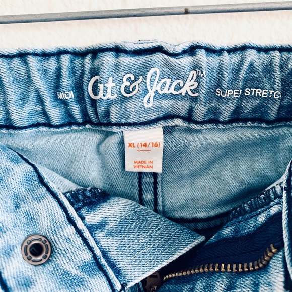 Girls Jean Shorts - Picture 6 of 7